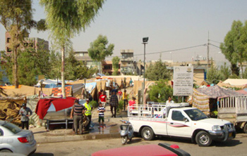 Tiendas de refugiados en las calles de Erbil